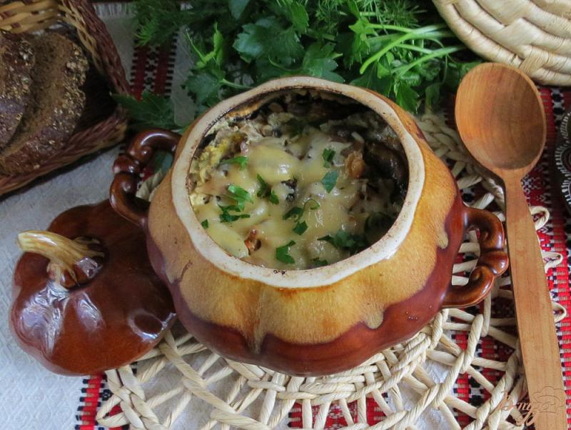Фото приготовление рецепта: Картофель в горшочках с мясом и грибами шаг №15