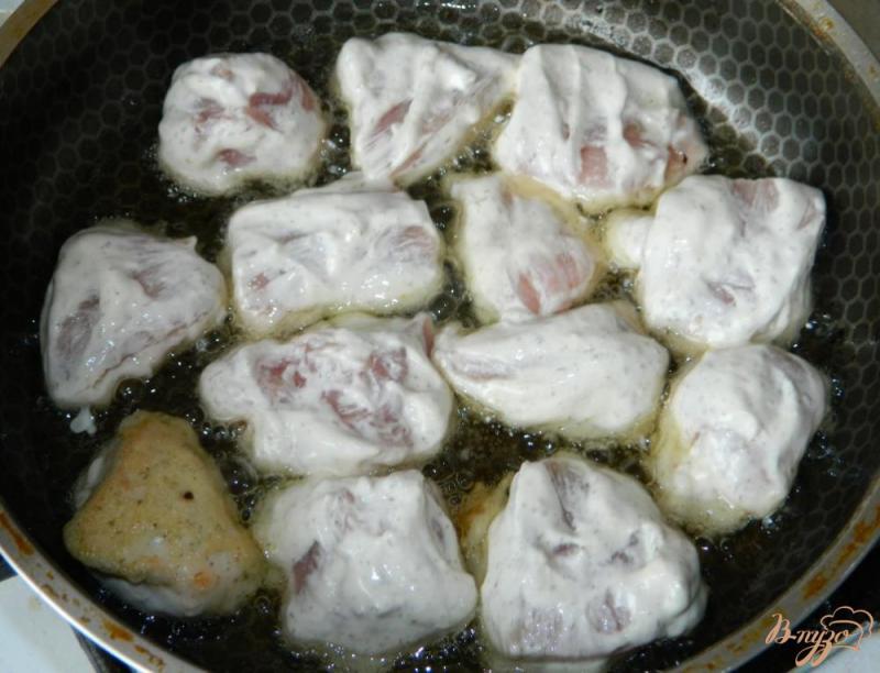 Фото приготовление рецепта: Куриное филе в сметанном кляре шаг №4