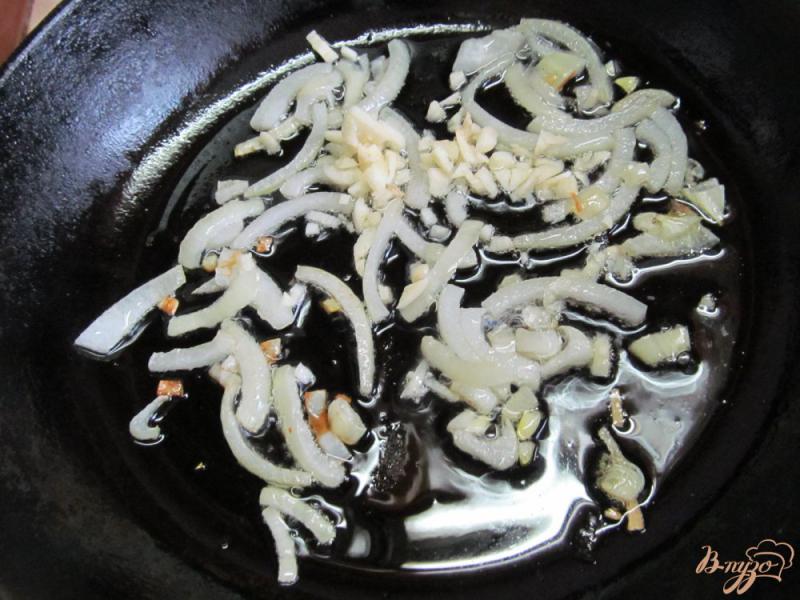 Фото приготовление рецепта: Картофельная тортилья с баклажаном шаг №1