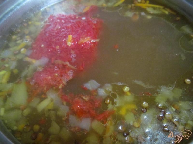 Фото приготовление рецепта: Итальянский суп с чечевицей и яичной лапшой шаг №3