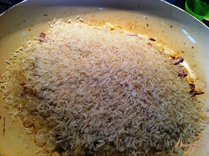 Фото приготовление рецепта: Острый рис со спаржевой фасолью шаг №5