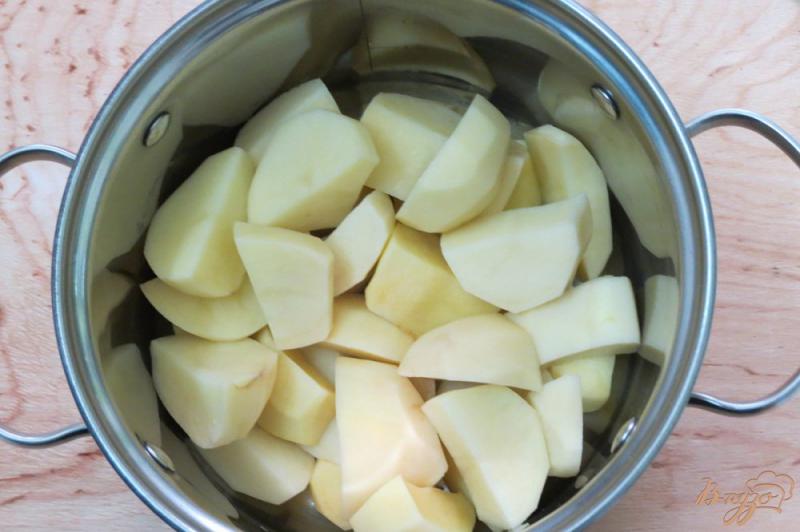 Фото приготовление рецепта: Блинчики фаршированные картофелем и маслятами шаг №2