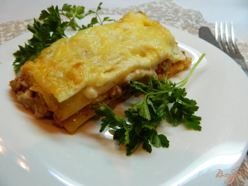 Фото приготовление рецепта: Лазанья с мясом и сырным соусом шаг №13