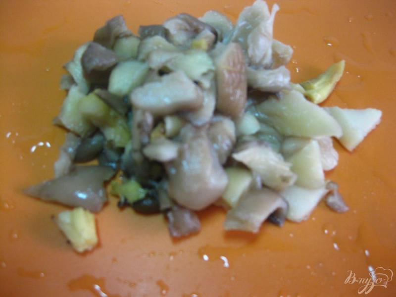 Фото приготовление рецепта: Плов с грибами в мультиварке шаг №3