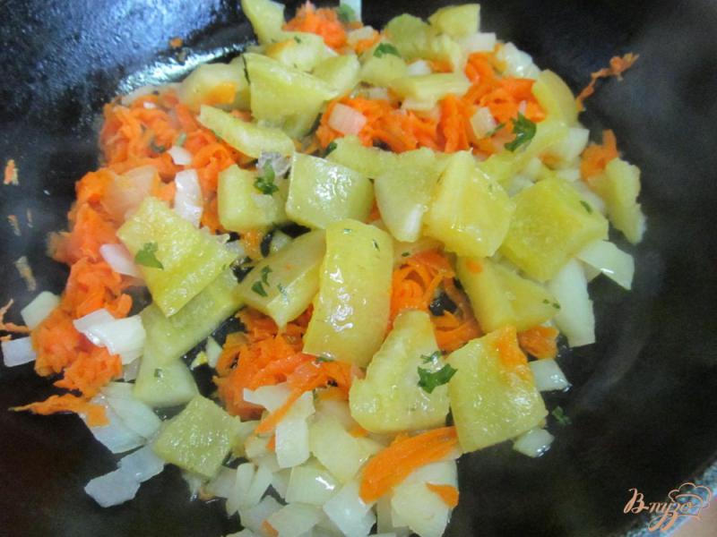 Фото приготовление рецепта: Закуска из грибов овощей и фасоли шаг №3