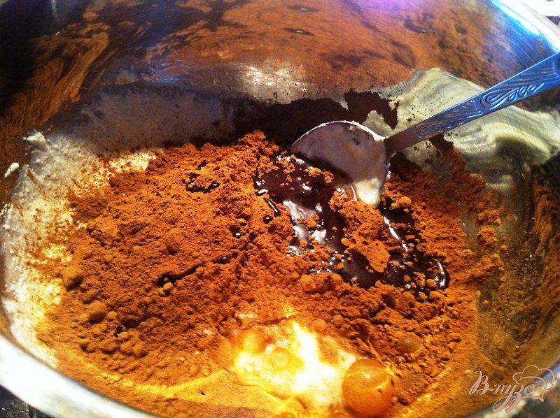 Фото приготовление рецепта: Шоколадный манник шаг №4