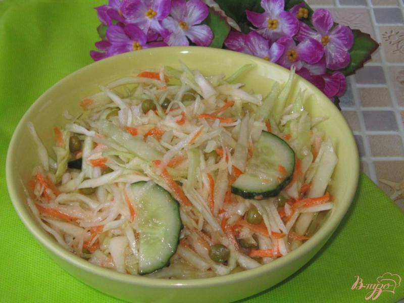 Фото приготовление рецепта: Салат овощной с редькой шаг №8