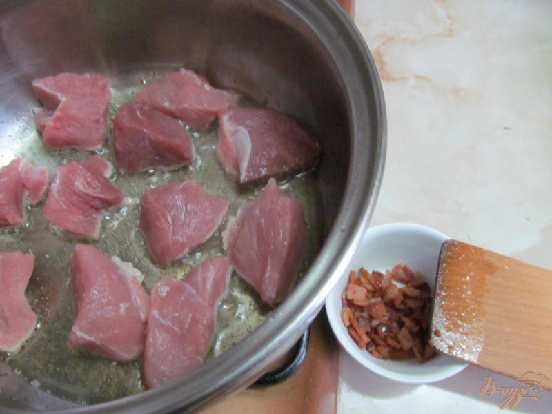 Фото приготовление рецепта: Рагу из свинины с шампиньоном шаг №3