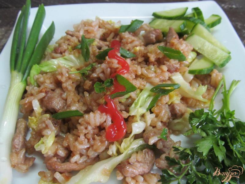 Фото приготовление рецепта: Тайский жареный рис шаг №8