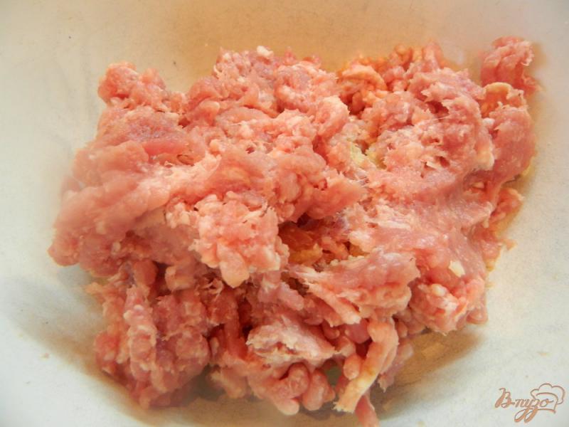 Фото приготовление рецепта: Фаршированный перец мясом и рисом, в духовке шаг №3