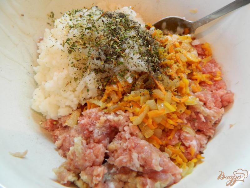 Фото приготовление рецепта: Фаршированный перец мясом и рисом, в духовке шаг №5