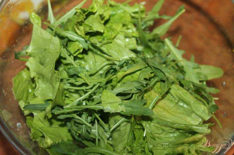 Фото приготовление рецепта: Зеленый салат с сельдереем и овощами шаг №1