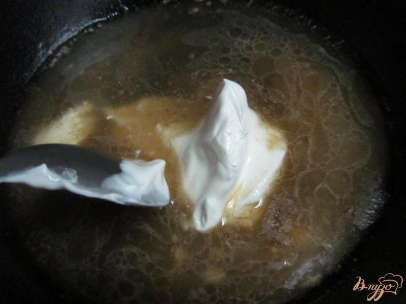 Фото приготовление рецепта: Котлеты из телятины в сливочном соусе шаг №9