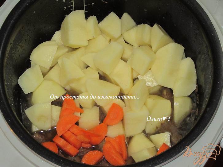Фото приготовление рецепта: Жаркое из говядины с картофелем шаг №2