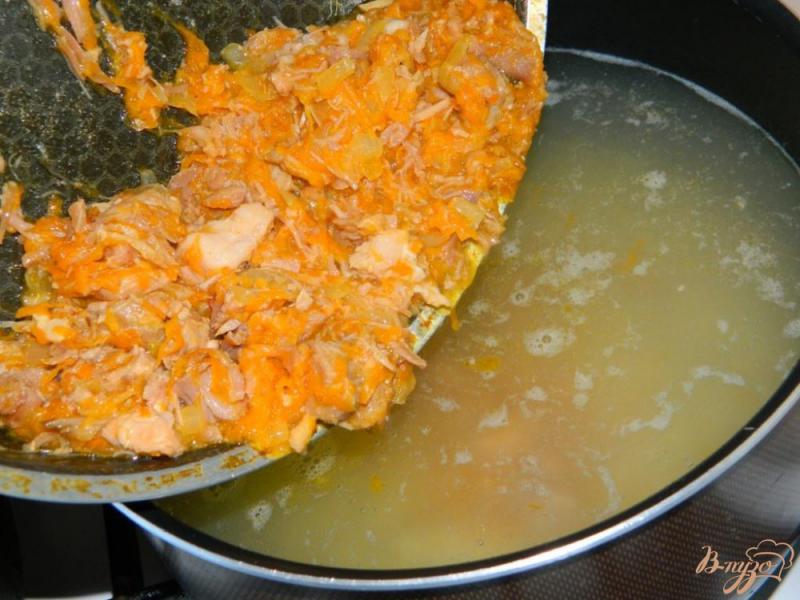 Фото приготовление рецепта: Суп из тушенки с булгуром шаг №5