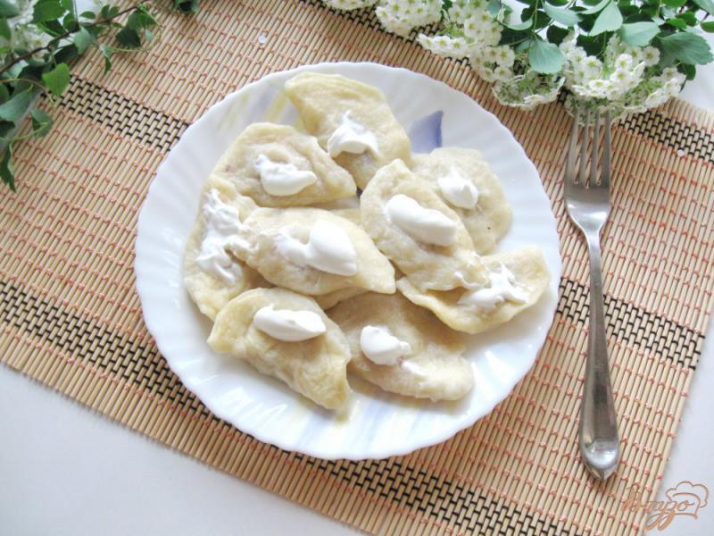Фото приготовление рецепта: Пышные вареники с картофелем и фасолью шаг №6