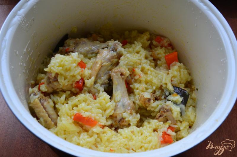 Фото приготовление рецепта: Куриные крылышки с рисом в мультиварке шаг №5