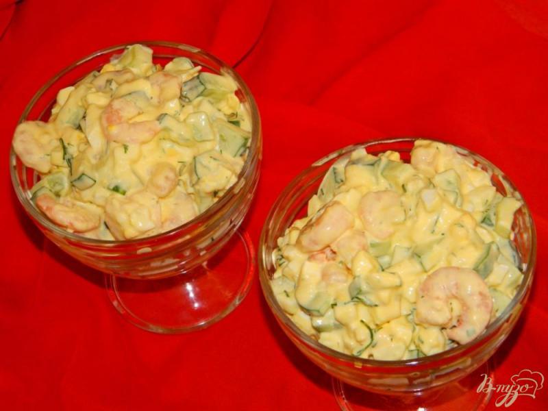 Фото приготовление рецепта: Салат с креветками и брынзой шаг №5
