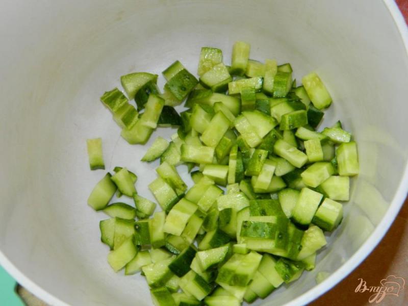 Фото приготовление рецепта: Салат с креветками и брынзой шаг №1