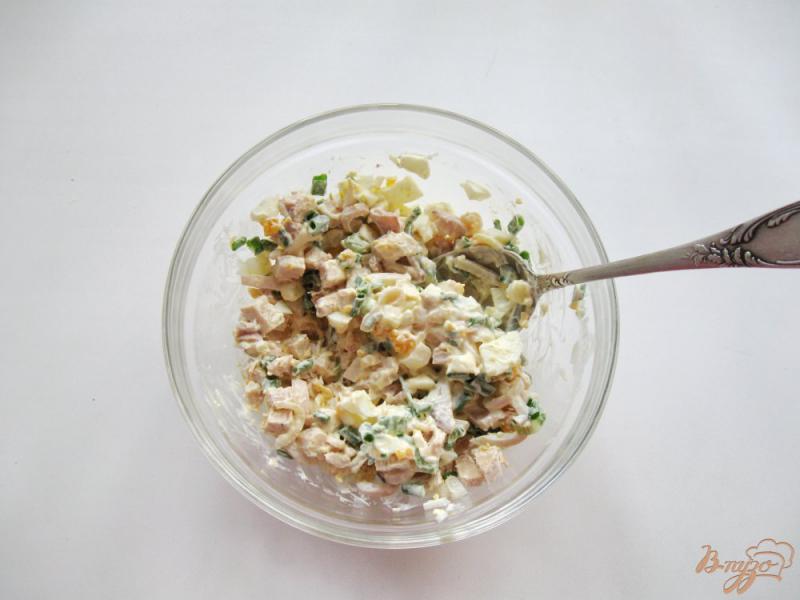 Фото приготовление рецепта: Салат с кальмарами и курицей шаг №6
