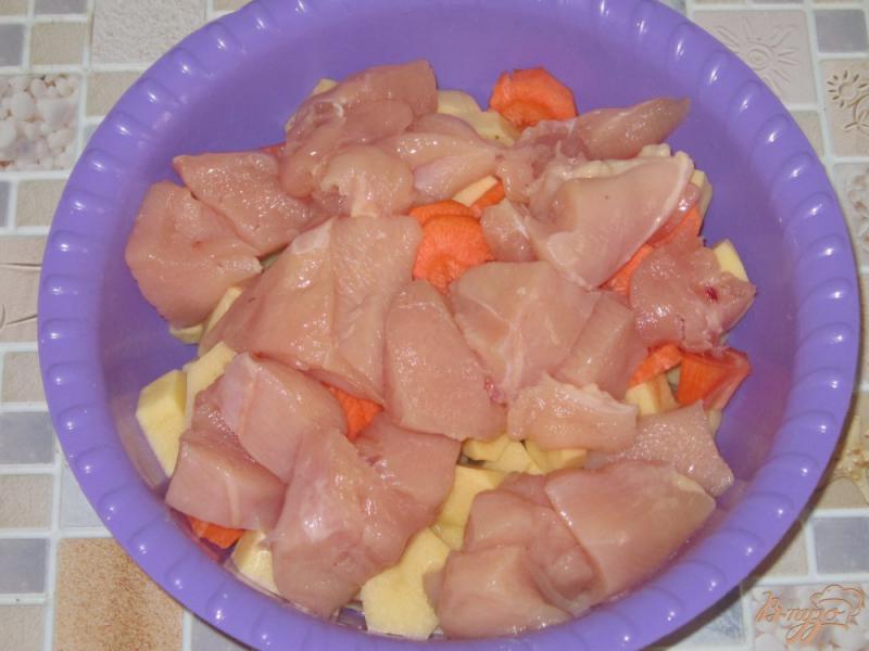 Фото приготовление рецепта: Картофель запеченный в горшочке с лесными грибами и куриной грудкой шаг №2