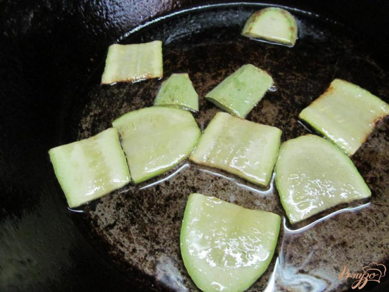 Фото приготовление рецепта: Теплый салат «рататуй» шаг №2