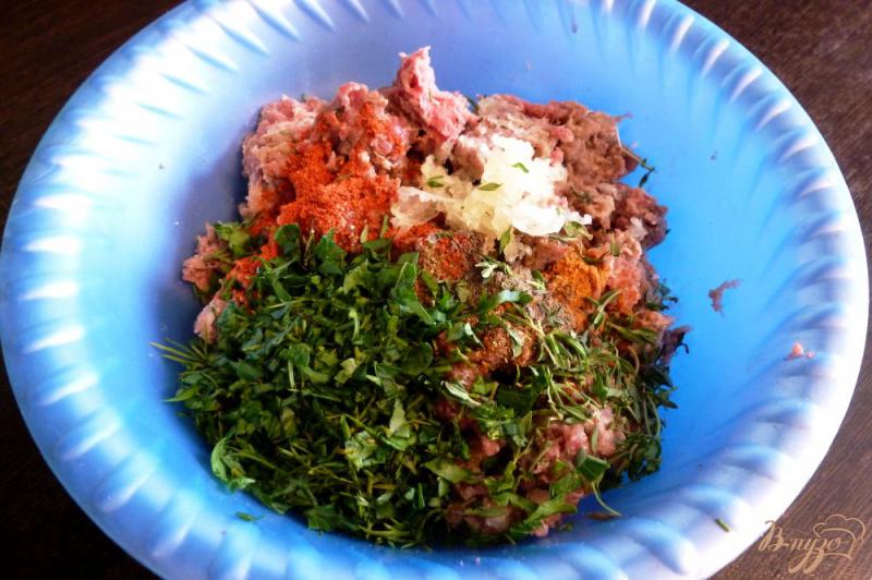 Фото приготовление рецепта: Люля-кебаб с зеленью шаг №2