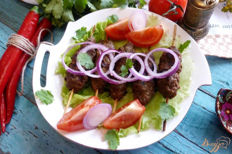 Фото приготовление рецепта: Люля-кебаб с зеленью шаг №5