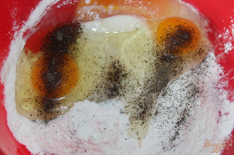 Фото приготовление рецепта: Кабачки в кляре с помидорной начинкой шаг №2