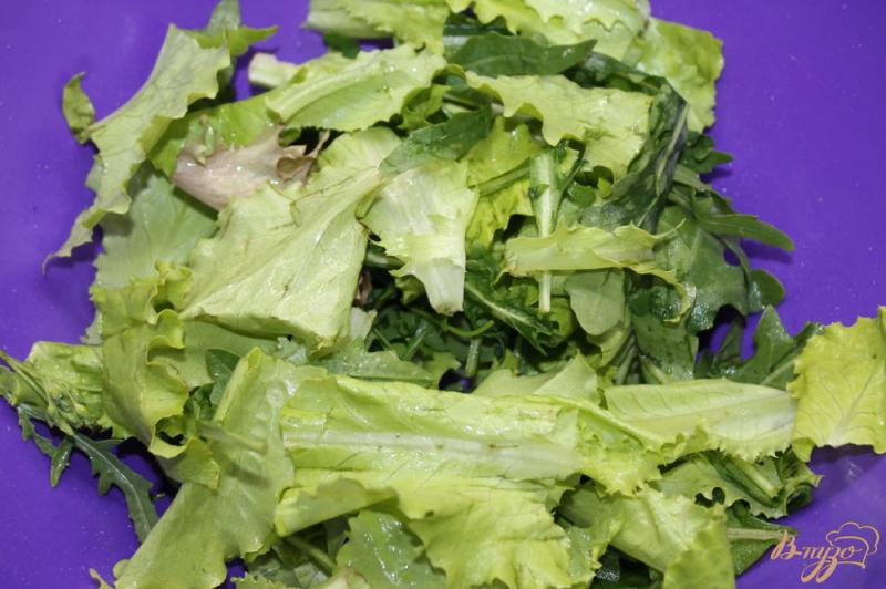 Фото приготовление рецепта: Свежий салат с соленой семгой и карамелизированной свеклой шаг №1