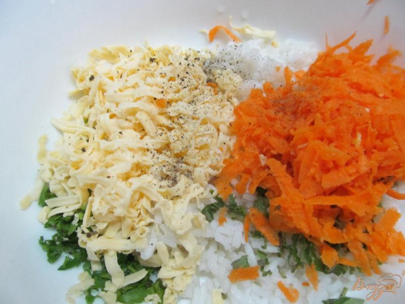 Фото приготовление рецепта: Морковные биточки с рисом шаг №2