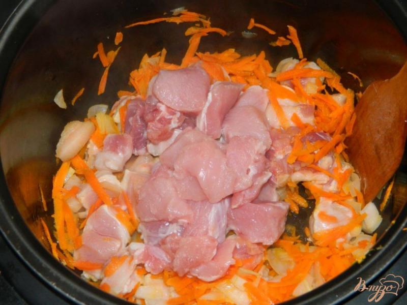 Фото приготовление рецепта: Картофель с мясом в мультиварке шаг №2