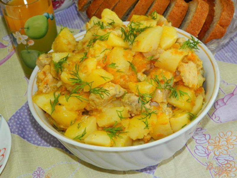 Фото приготовление рецепта: Картофель с мясом в мультиварке шаг №4