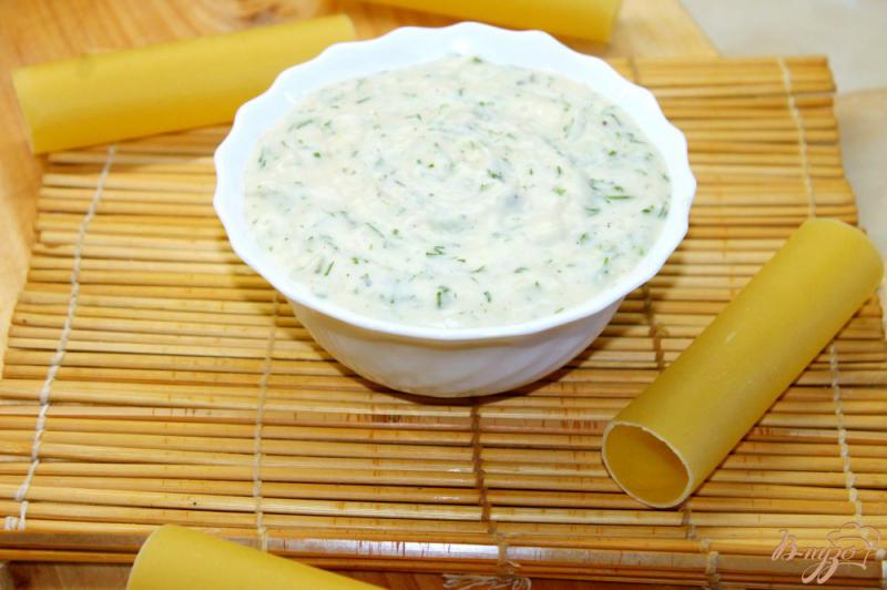 Фото приготовление рецепта: Соус Бешамель с голубым сыром и укропом шаг №6