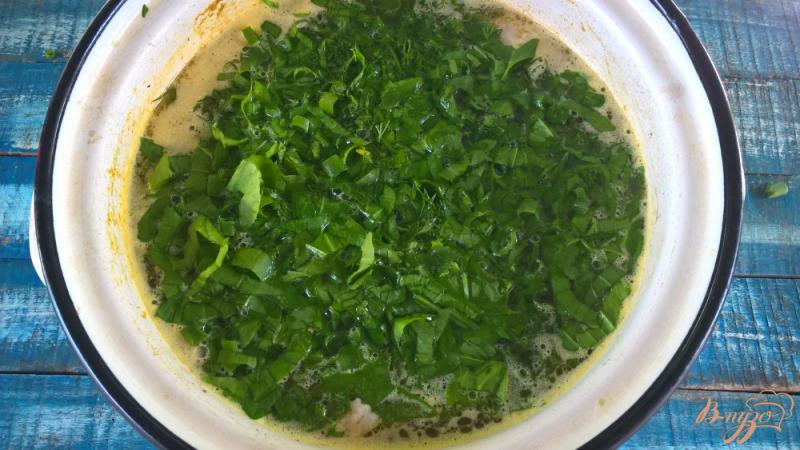 Фото приготовление рецепта: Суп с ракушками и шпинатом шаг №6