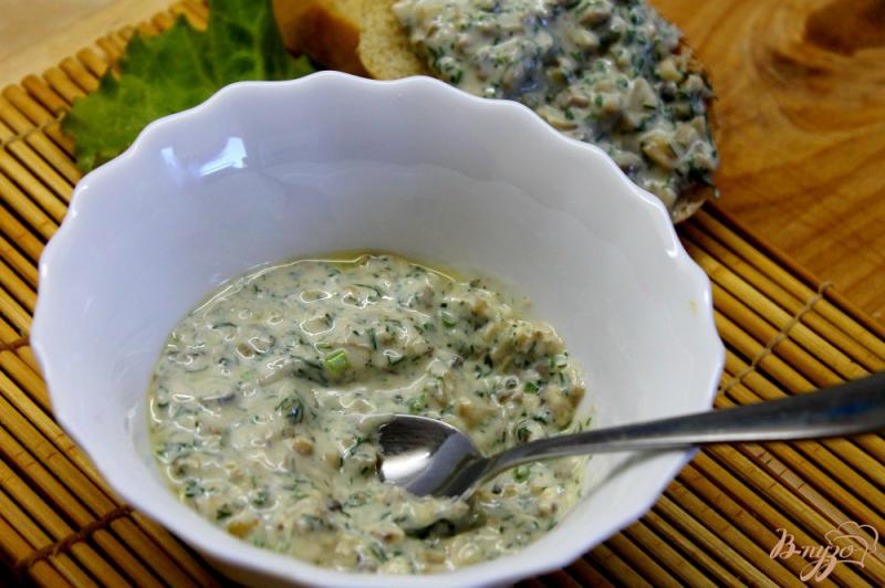 Фото приготовление рецепта: Грибной соус с плавленным сыром и укропом шаг №6