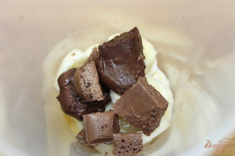 Фото приготовление рецепта: Шоколадно - банановое мороженое шаг №3