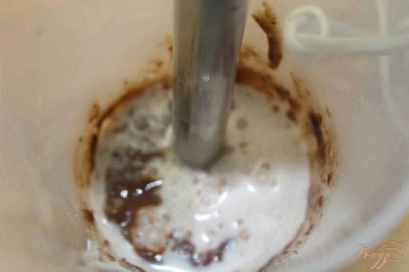 Фото приготовление рецепта: Шоколадно - банановое мороженое шаг №4