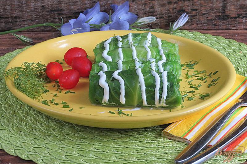 Фото приготовление рецепта: Голубцы из молодой капусты, со шпинатом и сыром шаг №11