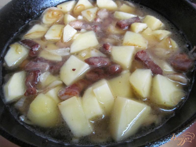 Фото приготовление рецепта: Жаркое с картофелем и чесноком шаг №6