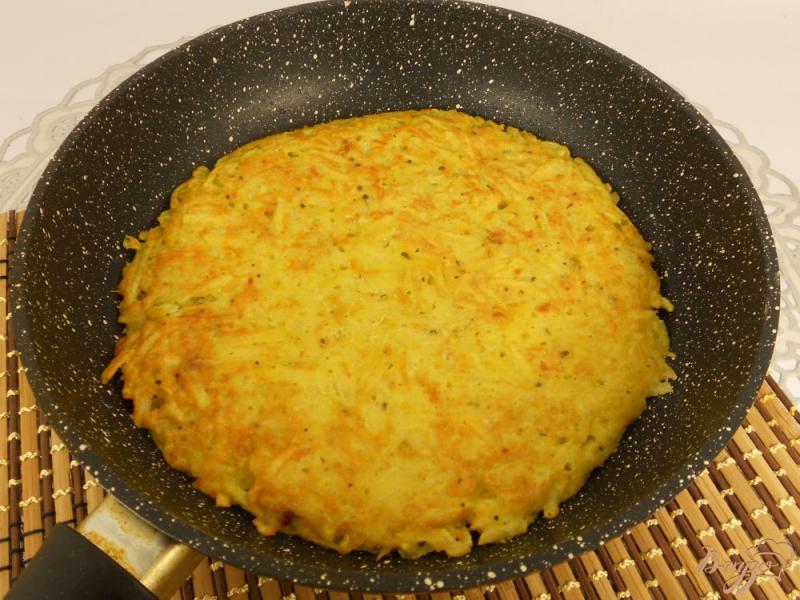 Фото приготовление рецепта: Картофельная лепешка к завтраку шаг №5