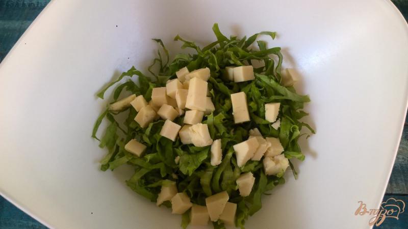 Фото приготовление рецепта: Салат с ветчиной и брынзой шаг №2