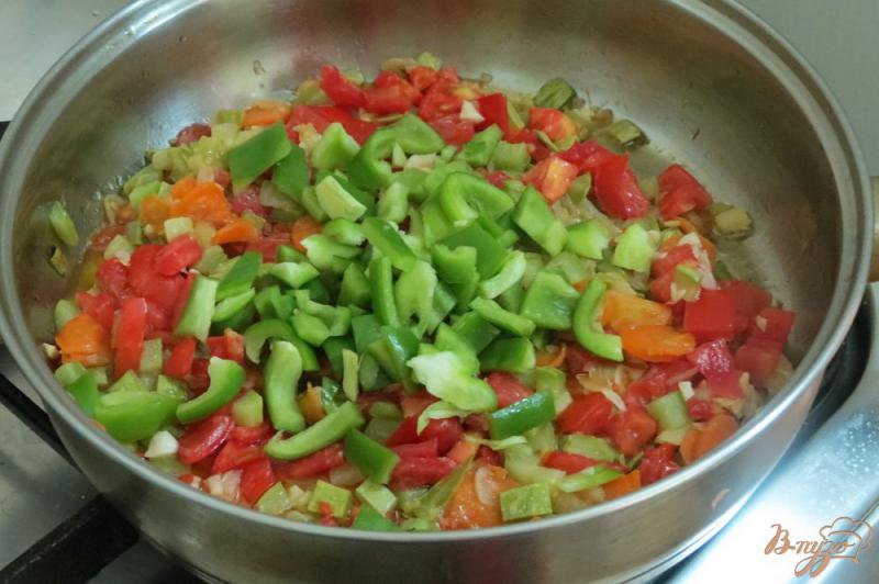 Фото приготовление рецепта: Икра кабачковая с помидором и морковью шаг №9