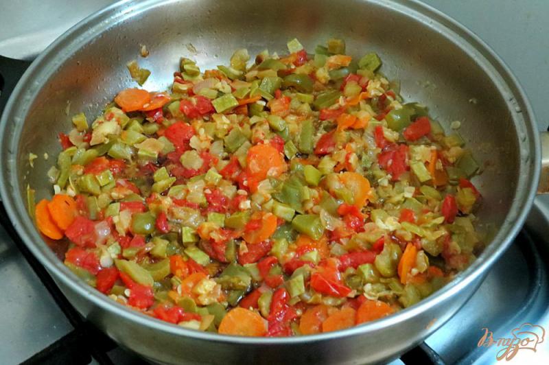 Фото приготовление рецепта: Икра кабачковая с помидором и морковью шаг №10