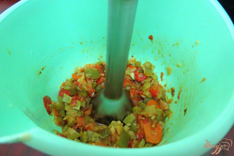 Фото приготовление рецепта: Икра кабачковая с помидором и морковью шаг №11