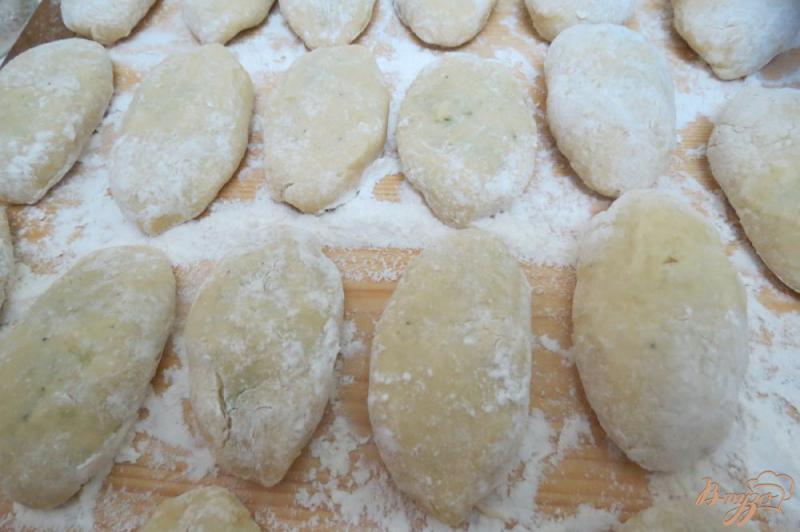 Фото приготовление рецепта: Зразы картофельные с луком и яйцом шаг №11