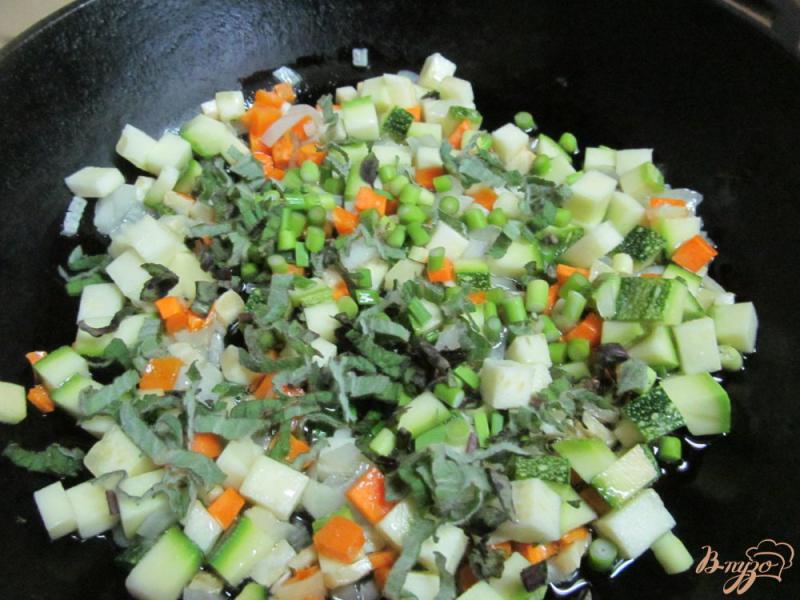 Фото приготовление рецепта: Теплый салат с чечевицей шаг №5