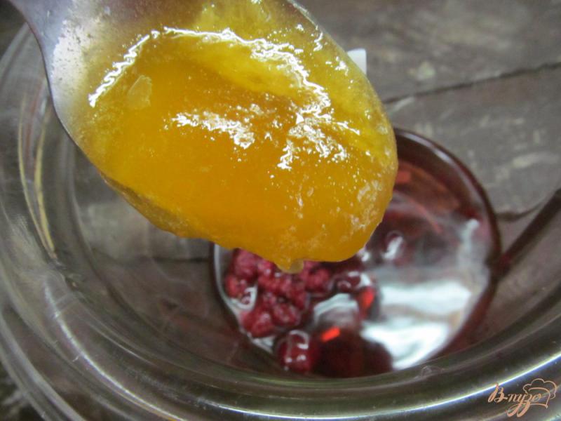Фото приготовление рецепта: Ягодный смузи на базиликовой воде шаг №4