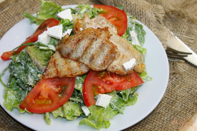 Фото приготовление рецепта: Теплый салат с жареным перцем и свининой гриль шаг №7
