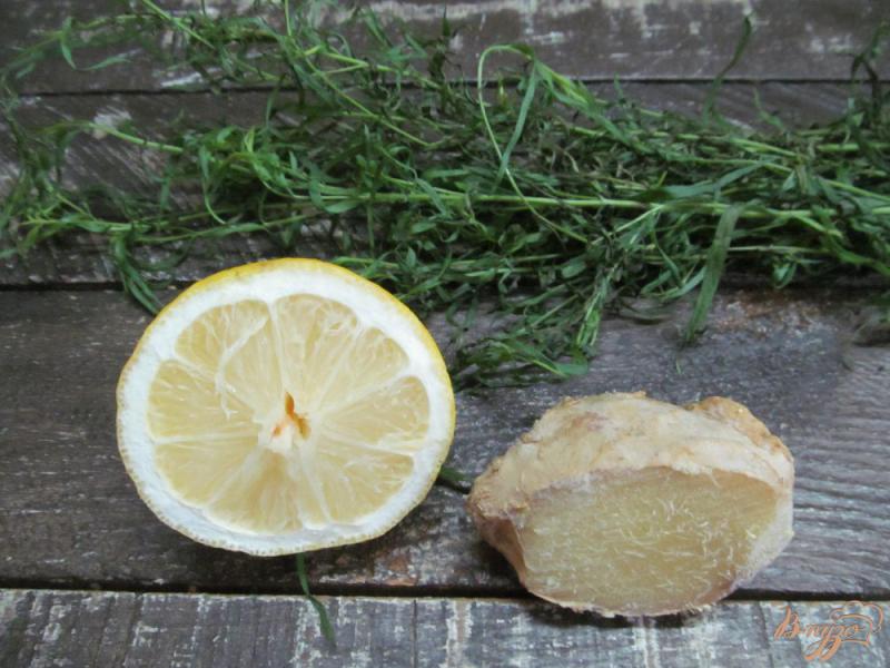 Фото приготовление рецепта: Лимонад с апельсином и тархуном шаг №1